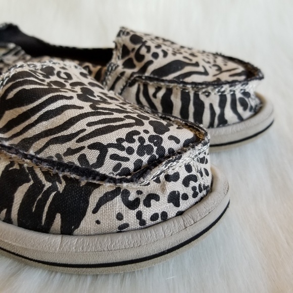 SANUK | Leopard Print Slip-On - Picture 3 of 7